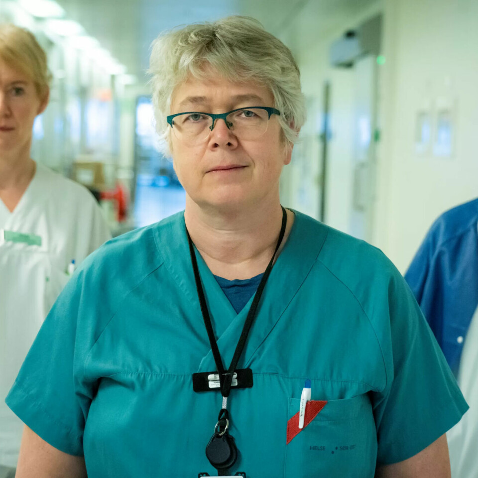 Ahus behandler mange koronapasienter på Østlandet. Avdelingsleder Else-Marie Ringvold i Anestesiavdelingen sammen med Intensivsykepleier Hilde Mari Rønning (til venstre) og Sissel Marie Brun, intensivsykepleier/intensivseksjonen. Ahus behandler mange koronapasienter på Østlandet. Avdelingsleder Else-Marie Ringvold i Anestesiavdelingen sammen med Intensivsykepleier Hilde Mari Rønning (til venstre) og Sissel Marie Brun, intensivsykepleier/intensivseksjonen.