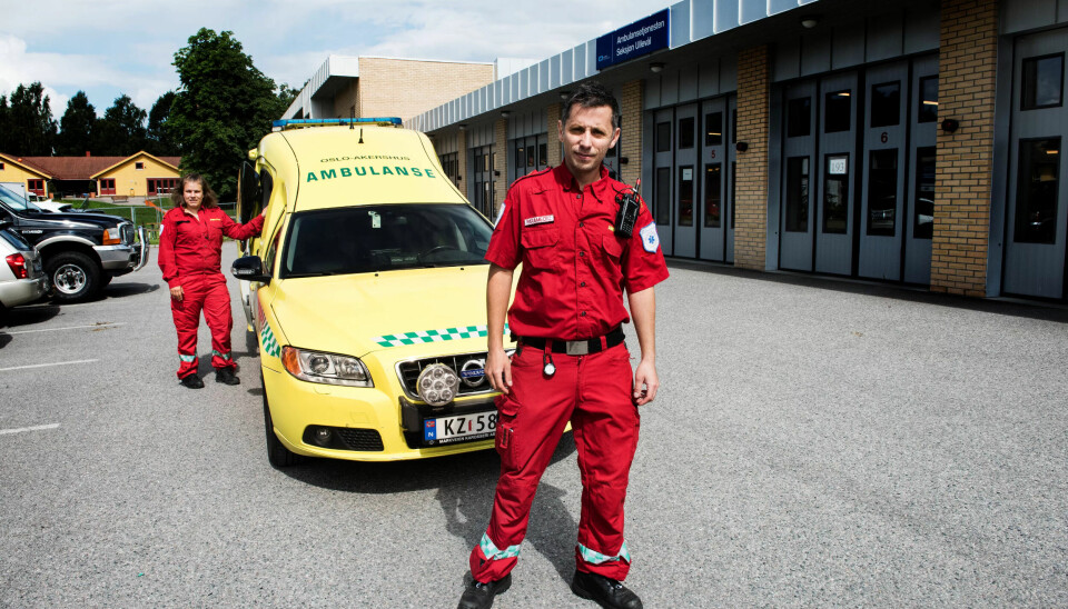 TØFFERE HVERDAG: – Aksepten for vold og trusler har endret seg. Terskelen for hva vi karakteriserer som normalt, er annerledes nå enn for ti år siden, forteller Carl Robert Christiansen og Anette Myrseth. TØFFERE HVERDAG: – Aksepten for vold og trusler har endret seg. Terskelen for hva vi karakteriserer som normalt, er annerledes nå enn for ti år siden, forteller Carl Robert Christiansen og Anette Myrseth.