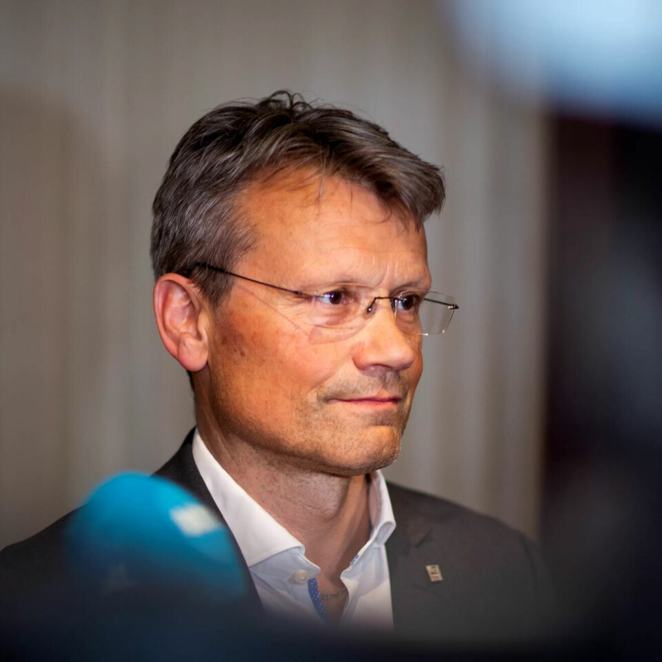 En sliten, men fornøyd LO Stat-leder, Egil André Aas, blir intervjuet etter at partene kom til enighet og unngikk streik. En sliten, men fornøyd LO Stat-leder, Egil André Aas, blir intervjuet etter at partene kom til enighet og unngikk streik.