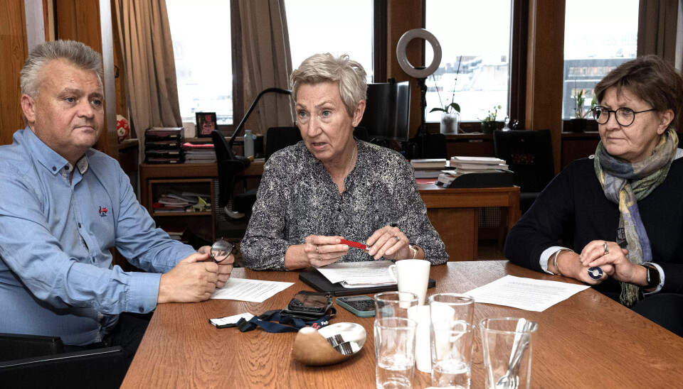 BEKLAGER: Jørn Eggum (f.v.), Peggy Hessen Følsvik og Mette Nord beklager at Senterpartiet har forlatt regjeringen. BEKLAGER: Jørn Eggum (f.v.), Peggy Hessen Følsvik og Mette Nord beklager at Senterpartiet har forlatt regjeringen.