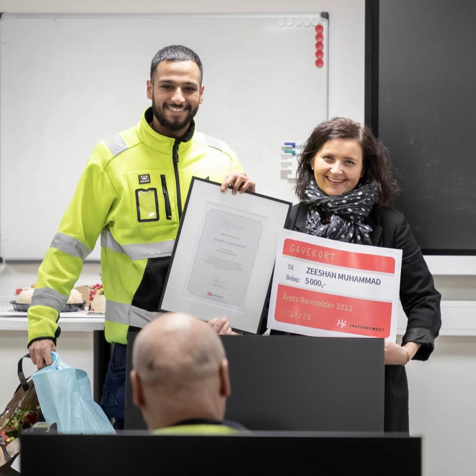Zeeshan Muhammad og Ingunn Reistad Jacobsen, leder av Yrkesseksjon samferdsel og teknisk i Fagforbundet. Zeeshan Muhammad og Ingunn Reistad Jacobsen, leder av Yrkesseksjon samferdsel og teknisk i Fagforbundet.