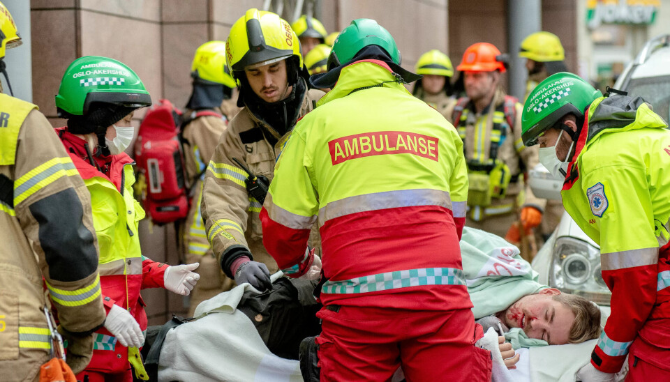 FARLIG: Ansatte i risikofylte yrker som ambulanse og brann risikerer å gå glipp av yrkesskadeerstatning nettopp fordi yrkene deres er så risikofylte. Bildet er fra en øvelse. FARLIG: Ansatte i risikofylte yrker som ambulanse og brann risikerer å gå glipp av yrkesskadeerstatning nettopp fordi yrkene deres er så risikofylte. Bildet er fra en øvelse.