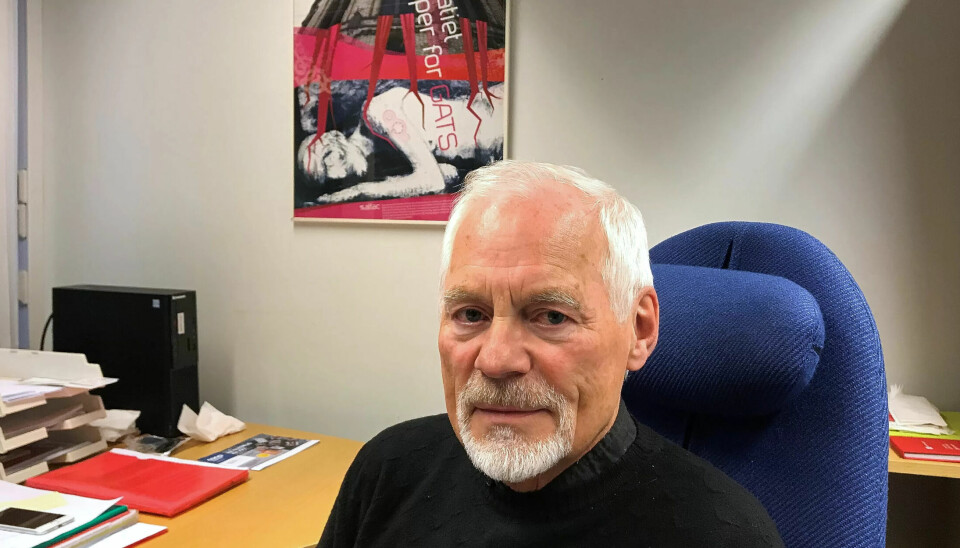 AVSLUTTER MED STIL: Asbjørn Wahl avslutter yrkeskarrieren med gullmedalje, ny bok og egen konferanse. Selv om han slutter som rådgiver i Fagforbundet og i For velferdsstaten har han ikke tenkt å gi seg som samfunnsdebattant. AVSLUTTER MED STIL: Asbjørn Wahl avslutter yrkeskarrieren med gullmedalje, ny bok og egen konferanse. Selv om han slutter som rådgiver i Fagforbundet og i For velferdsstaten har han ikke tenkt å gi seg som samfunnsdebattant.