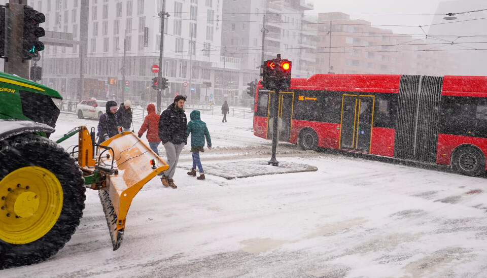 TRØBBEL: Bussene i Oslo sliter med snøen. TRØBBEL: Bussene i Oslo sliter med snøen.
