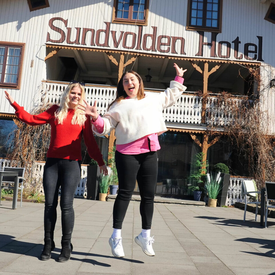 HOPPENDE GLADE: Endelig går det an å arrangere fysiske møter igjen! Jeanette Lea Romslo og Victoria De Oliveira jubler og lover samtidig at folk kommer til å merke at 'ungdommen' er til stede på landsmøtet senere i år. HOPPENDE GLADE: Endelig går det an å arrangere fysiske møter igjen! Jeanette Lea Romslo og Victoria De Oliveira jubler og lover samtidig at folk kommer til å merke at 'ungdommen' er til stede på landsmøtet senere i år.