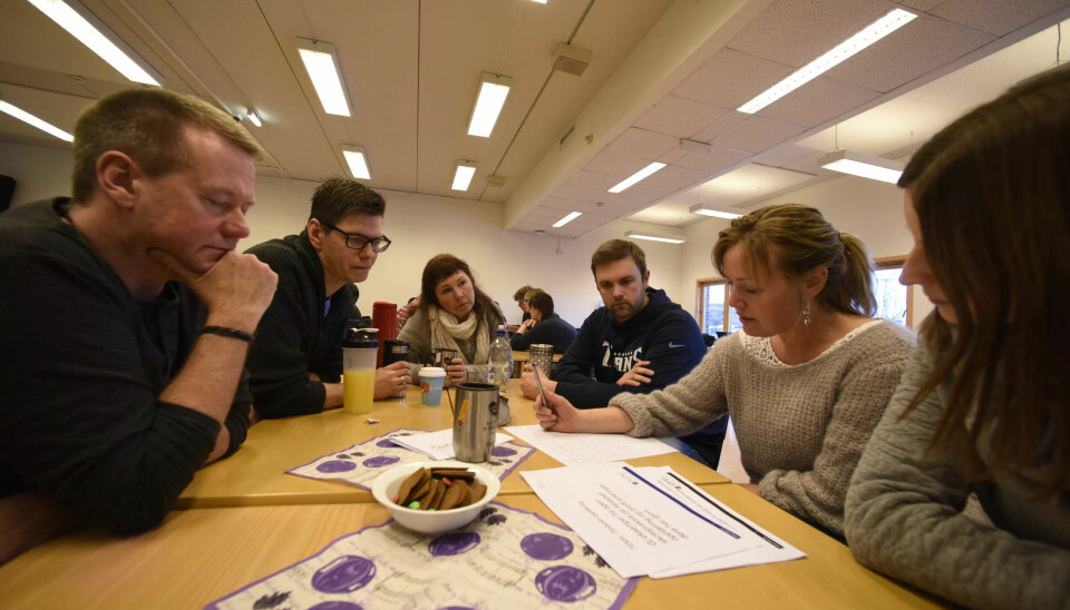 YRKESFAGLÆRERE: Siv Anita Eriksen (nr. 2 f.h.) og Ronny Bernhard Johansen (nr. 2 f.v.) jobber som yrkesfaglærere, men trenger pedagogisk utdanning for å få fast stilling. YRKESFAGLÆRERE: Siv Anita Eriksen (nr. 2 f.h.) og Ronny Bernhard Johansen (nr. 2 f.v.) jobber som yrkesfaglærere, men trenger pedagogisk utdanning for å få fast stilling.