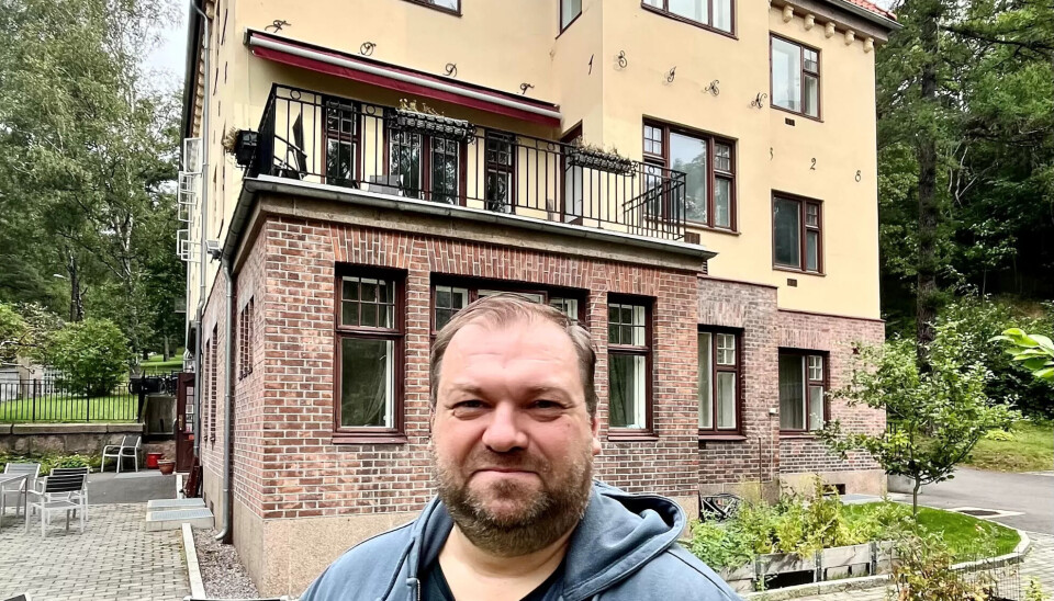 TILSTEDEVÆRELSE: Trond Svendsen foran Karlsborg mestringssenter TILSTEDEVÆRELSE: Trond Svendsen foran Karlsborg mestringssenter