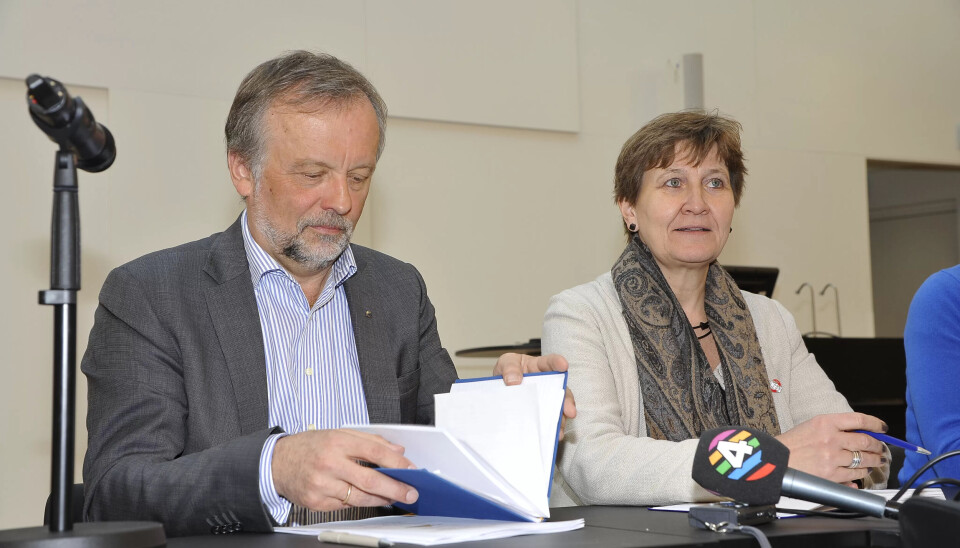 OPPDATERT INFORMASJON: Kommuneoppgjøret starter 12. april når blant andre Mette Nord overleverer LO Kommunes krav til forhandlingsleder Per Kristian Sundnes i KS. Det er mange måter å holde seg oppdatert på, blant annet på fagbladet.no, fagforbundets egen hjemmeside og ved å forbundets informasjonstelefon. OPPDATERT INFORMASJON: Kommuneoppgjøret starter 12. april når blant andre Mette Nord overleverer LO Kommunes krav til forhandlingsleder Per Kristian Sundnes i KS. Det er mange måter å holde seg oppdatert på, blant annet på fagbladet.no, fagforbundets egen hjemmeside og ved å forbundets informasjonstelefon.