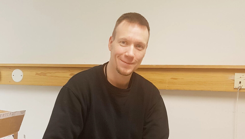 KAN IKKE KUTTE ALL REISING: – Det er de uformelle samtalene som bidrar til å bygge nettverk. Det skjer ofte i pauser og etter at det offisielle programmet er ferdig, sier Chris Marius Thorsen, byggdrifter og seksjonsleder. KAN IKKE KUTTE ALL REISING: – Det er de uformelle samtalene som bidrar til å bygge nettverk. Det skjer ofte i pauser og etter at det offisielle programmet er ferdig, sier Chris Marius Thorsen, byggdrifter og seksjonsleder.