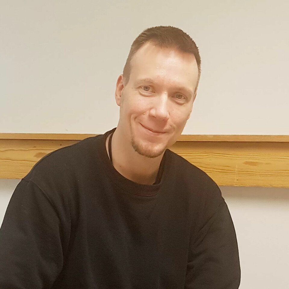 KAN IKKE KUTTE ALL REISING: – Det er de uformelle samtalene som bidrar til å bygge nettverk. Det skjer ofte i pauser og etter at det offisielle programmet er ferdig, sier Chris Marius Thorsen, byggdrifter og seksjonsleder. KAN IKKE KUTTE ALL REISING: – Det er de uformelle samtalene som bidrar til å bygge nettverk. Det skjer ofte i pauser og etter at det offisielle programmet er ferdig, sier Chris Marius Thorsen, byggdrifter og seksjonsleder.