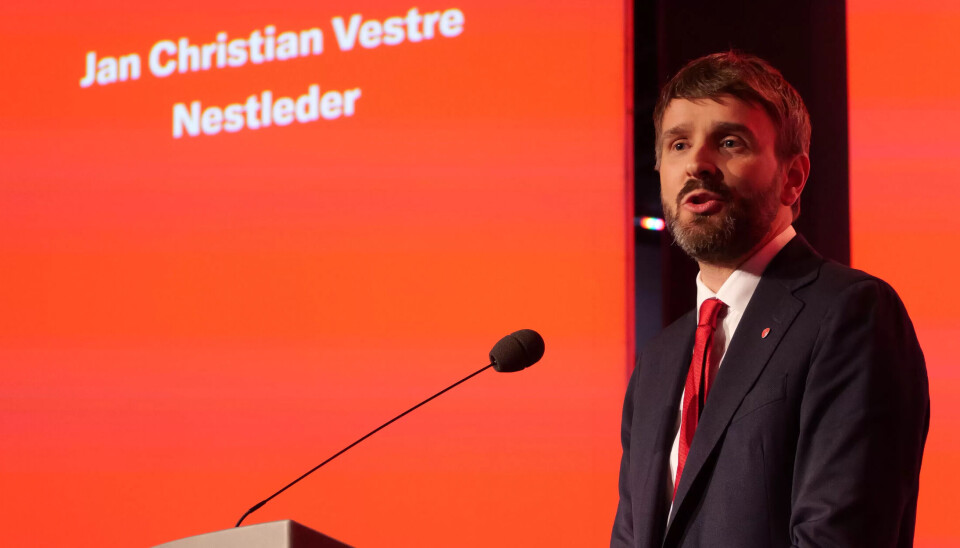 BETRE RÅD: På trass av krig i Europa, nye tollmurar og internasjonal uro, Jan Christian Vestre i Ap seier at dei styrer mot at vi skal få betre råd. Om dei får fortsette i fire nye år. Ap-nestleiaren som også er helse- og omsorgsminister heldt tale på Arbeidarpartiet sitt landsmøte fredag. BETRE RÅD: På trass av krig i Europa, nye tollmurar og internasjonal uro, Jan Christian Vestre i Ap seier at dei styrer mot at vi skal få betre råd. Om dei får fortsette i fire nye år. Ap-nestleiaren som også er helse- og omsorgsminister heldt tale på Arbeidarpartiet sitt landsmøte fredag.