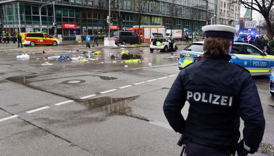 PÅGREPET: Sjåføren av bilen ble raskt pågrepet av politiet. PÅGREPET: Sjåføren av bilen ble raskt pågrepet av politiet.