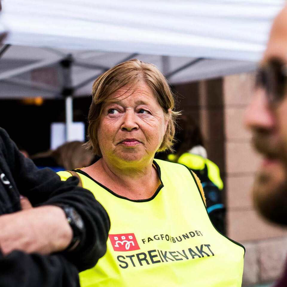 Administrasjonskonsulent Heidi Larsen (58) var ikke klar over at så mange kolleger jobbet uten å få pensjonsoppsparing. Nå streiker hun for første gang. Administrasjonskonsulent Heidi Larsen (58) var ikke klar over at så mange kolleger jobbet uten å få pensjonsoppsparing. Nå streiker hun for første gang.