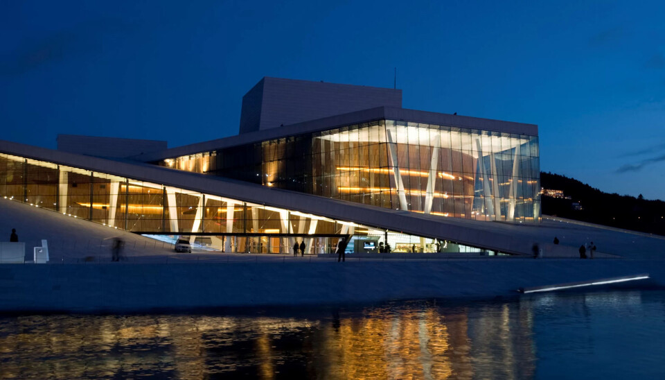 Flere ansatte ved Operaen i Oslo er blant dem som er tatt ut i streik. Strid om pensjonsordninger har ført til streiken som har vart i sju uker. Flere ansatte ved Operaen i Oslo er blant dem som er tatt ut i streik. Strid om pensjonsordninger har ført til streiken som har vart i sju uker.
