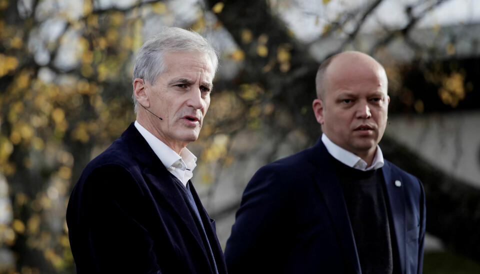 Arbeiderpartiets leder Jonas Gahr Støre og Senterparti-leder Trygve Slagsvold Vedum la onsdag fram regjeringsplattformen de skal styre på. Arbeiderpartiets leder Jonas Gahr Støre og Senterparti-leder Trygve Slagsvold Vedum la onsdag fram regjeringsplattformen de skal styre på.