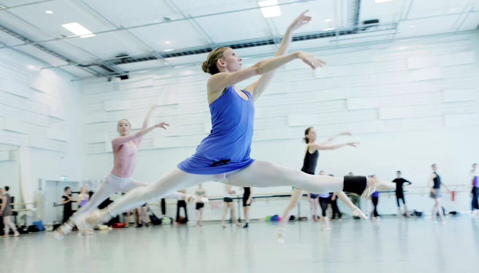 Dansere er på topp ti på lista over de som gikk mest ned i lønn i fjor. Illustrasjonsfoto med ballettdanser og nestleder i Creo, Christine Thomassen. Dansere er på topp ti på lista over de som gikk mest ned i lønn i fjor. Illustrasjonsfoto med ballettdanser og nestleder i Creo, Christine Thomassen.