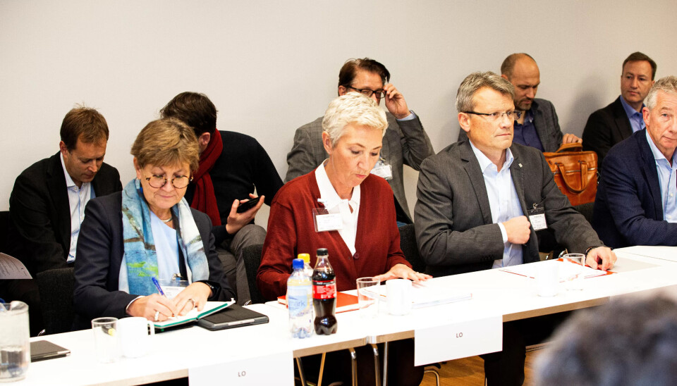 USETTELSE: Partene trenger mer tid på å finne løsningen for særalderspensjon i offentlig sektor. Forhandlerene (f.v.) Mette Nord, (Fagforbundet/LO Kommune), Peggy Hessen Følsvik (LO) og Egil André Aas (LO Stat) har nå fram til februar til å finne løsninger med staten. USETTELSE: Partene trenger mer tid på å finne løsningen for særalderspensjon i offentlig sektor. Forhandlerene (f.v.) Mette Nord, (Fagforbundet/LO Kommune), Peggy Hessen Følsvik (LO) og Egil André Aas (LO Stat) har nå fram til februar til å finne løsninger med staten.