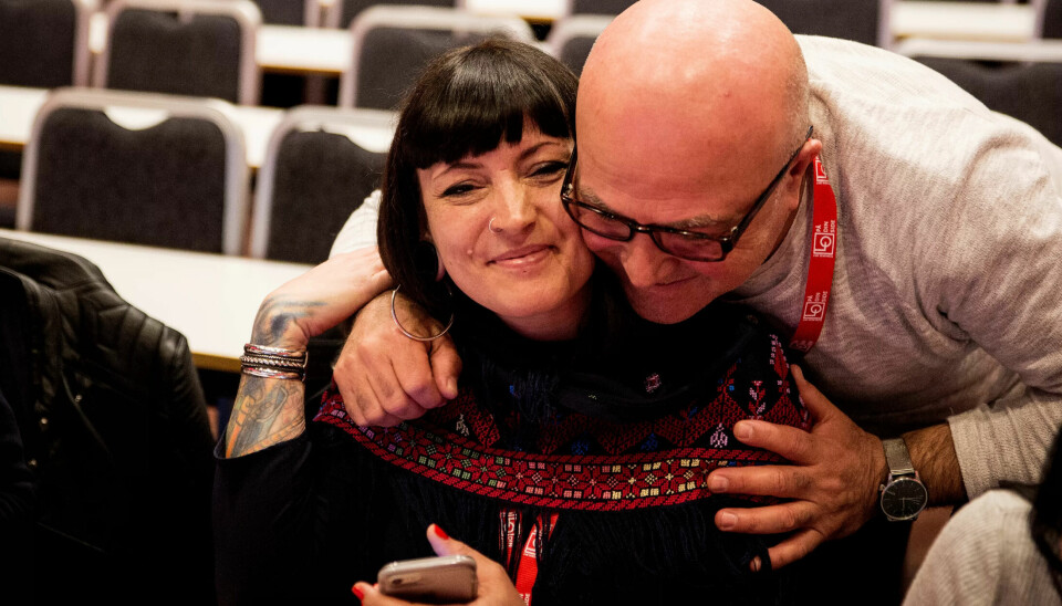 Her jubler hun. Sara Bell i Fagforbundet i Bergen har lenge jobbet for boikott av Israel. Her jubler hun. Sara Bell i Fagforbundet i Bergen har lenge jobbet for boikott av Israel.
