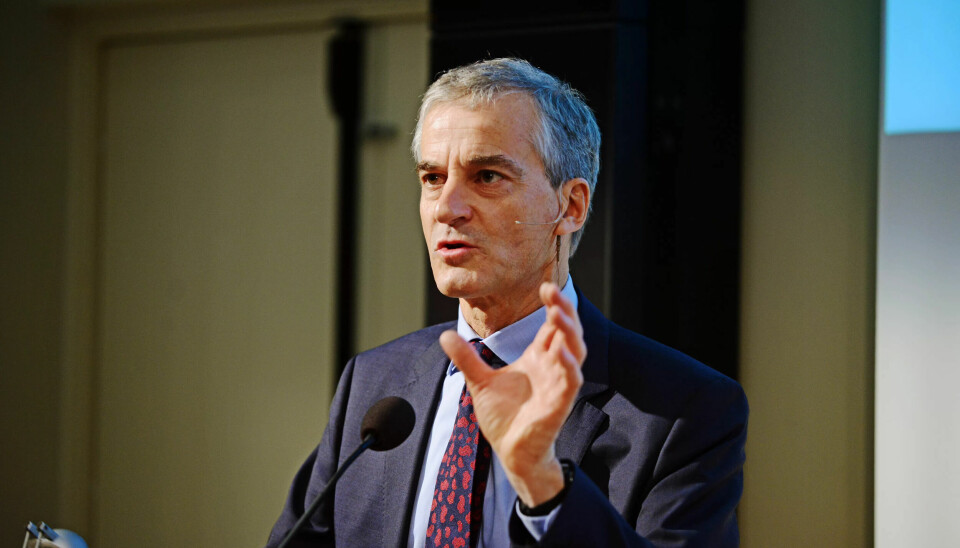 STOR AVSTAND: Dette handler om at den politiske avstanden mellom Fremskrittspartiet og samarbeidspartiene, med Høyre i midten, er for stor, mener Ap-leder Joinas Gahr Støre. STOR AVSTAND: Dette handler om at den politiske avstanden mellom Fremskrittspartiet og samarbeidspartiene, med Høyre i midten, er for stor, mener Ap-leder Joinas Gahr Støre.