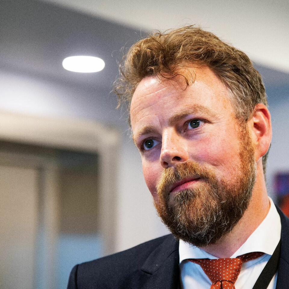 Arbeids- og sisialminister Torbjørn Røe Isaksen bekrefter at prisveksten trolig vil øke noe mer enn lønnsveksten for pensjonistene. Arbeids- og sisialminister Torbjørn Røe Isaksen bekrefter at prisveksten trolig vil øke noe mer enn lønnsveksten for pensjonistene.