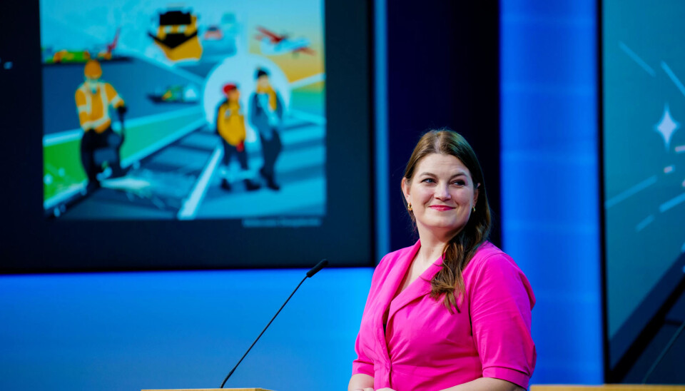 ØNSKET INN? Cecilie Myrseth er utdannet psykolog, kommer fra Lavangen i Troms og sies å samarbeide godt med fagbevegelsen. Det passer godt til LO-nestlederens drømme-statsråd. ØNSKET INN? Cecilie Myrseth er utdannet psykolog, kommer fra Lavangen i Troms og sies å samarbeide godt med fagbevegelsen. Det passer godt til LO-nestlederens drømme-statsråd.