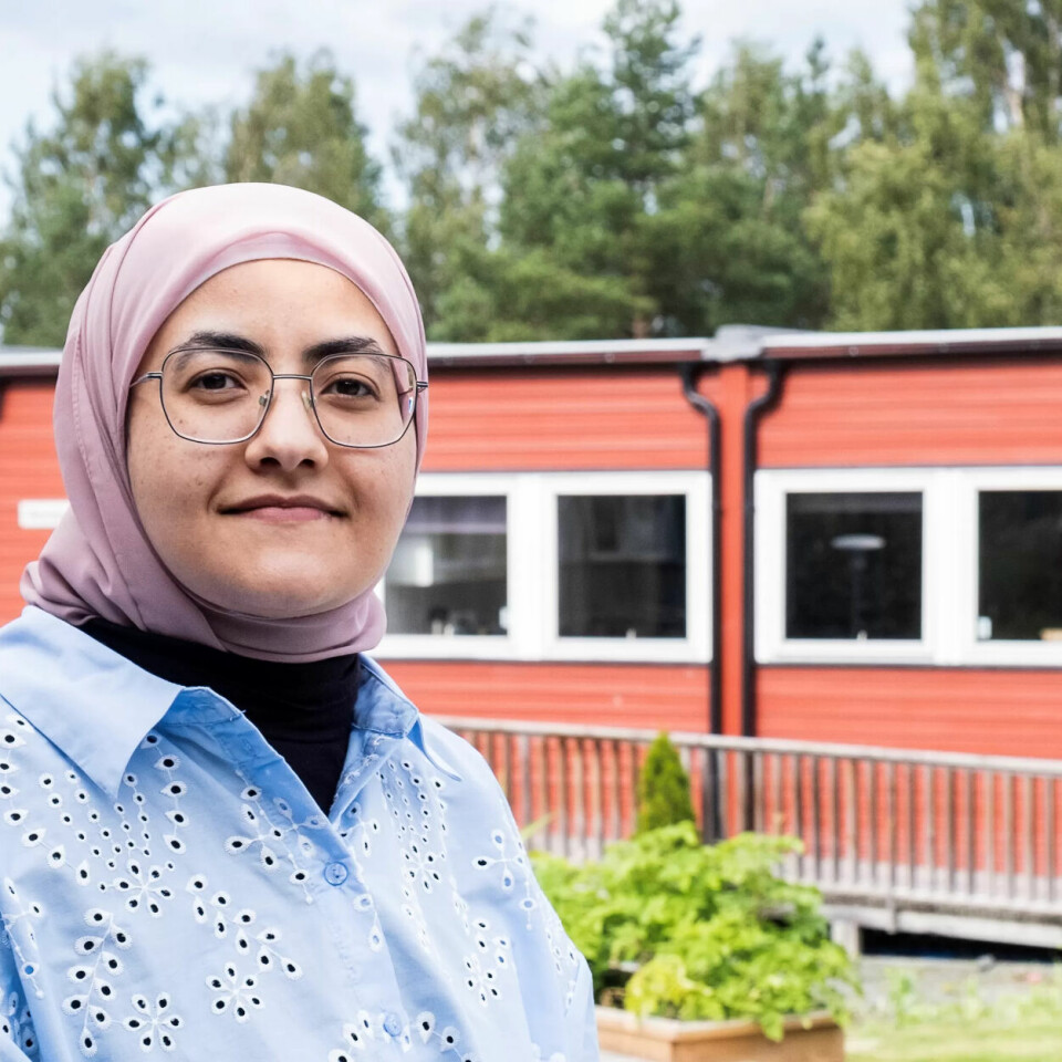 – Utgiftene mine i hverdagen har økt. Hvis du skal trives i en jobb, må også lønna være til å leve av, mener Manal Osaimi som arbeider ved et asylmottak. – Utgiftene mine i hverdagen har økt. Hvis du skal trives i en jobb, må også lønna være til å leve av, mener Manal Osaimi som arbeider ved et asylmottak.