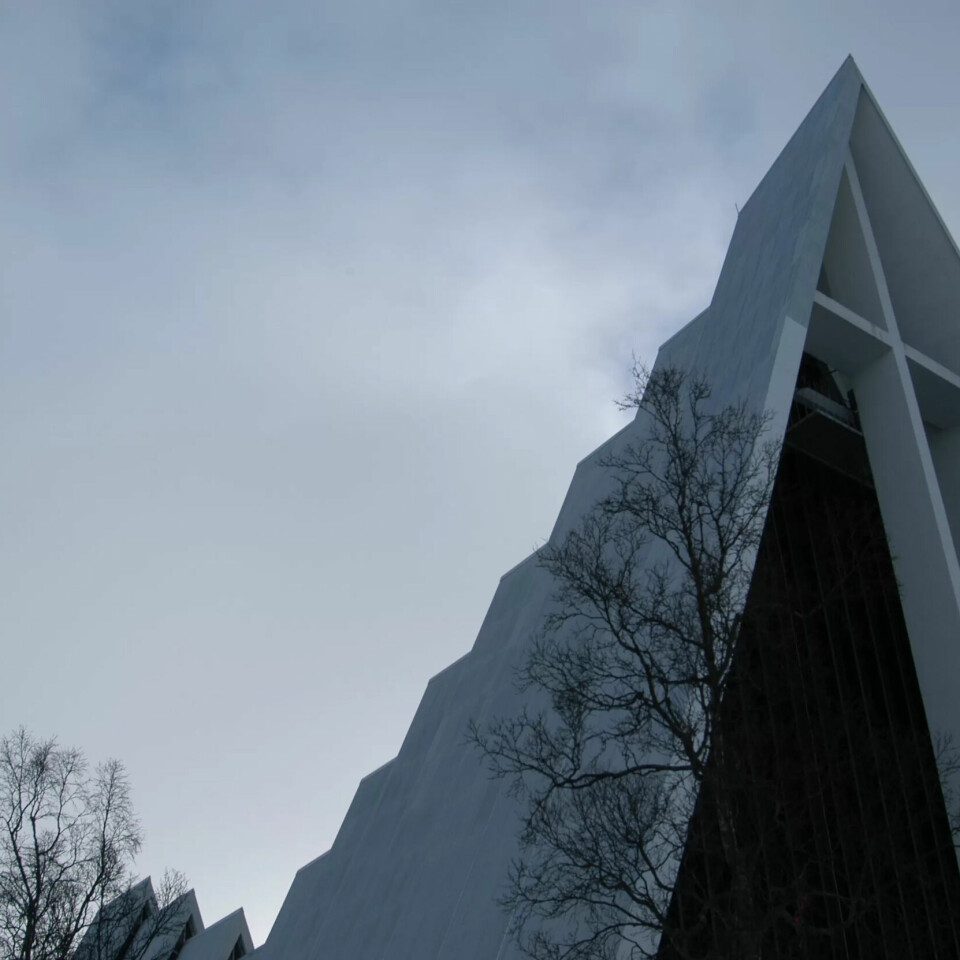 Det ble fredag brudd i forhandlingene mellom LO, Unio og YS på den ene siden, og Kirkens arbeidsgiverorganisasjon (KA). Bildet viser Tromsdalen kirke i Tromsø. Det ble fredag brudd i forhandlingene mellom LO, Unio og YS på den ene siden, og Kirkens arbeidsgiverorganisasjon (KA). Bildet viser Tromsdalen kirke i Tromsø.