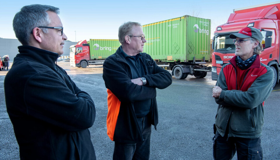 DÅRLIG PROSESS: Yrkessjåførene i Skien og regionens tillitsvalgte var kritiske og mente prosessen før beslutninga om å flytte sjåførenheten var mangelfull og dårlig. Fra venstre: Christian Leon, Leif Herman Valen og Christer Keijo Frisvold. DÅRLIG PROSESS: Yrkessjåførene i Skien og regionens tillitsvalgte var kritiske og mente prosessen før beslutninga om å flytte sjåførenheten var mangelfull og dårlig. Fra venstre: Christian Leon, Leif Herman Valen og Christer Keijo Frisvold.