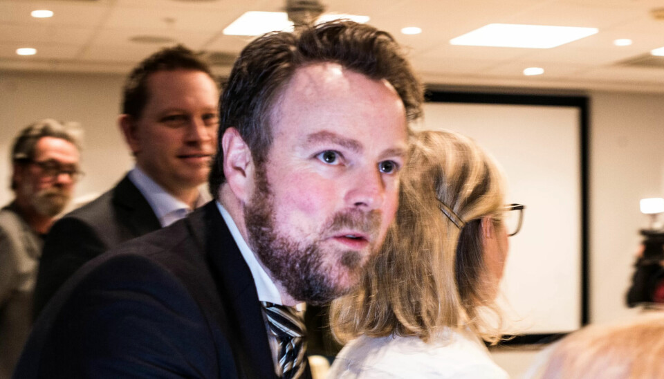 Regjeringen og arbeidsminister Torbjørn Røe Isaksen (H) har ikke besluttet om perioden med lønnsplikt under permittering skal utvides ytterligere. Regjeringen og arbeidsminister Torbjørn Røe Isaksen (H) har ikke besluttet om perioden med lønnsplikt under permittering skal utvides ytterligere.