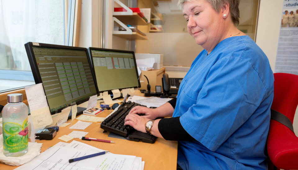 EFFEKTIV: Randi Holmli har lang erfaring i å sørge for gode systemer og oppdaterte lister på sykehuset. EFFEKTIV: Randi Holmli har lang erfaring i å sørge for gode systemer og oppdaterte lister på sykehuset.