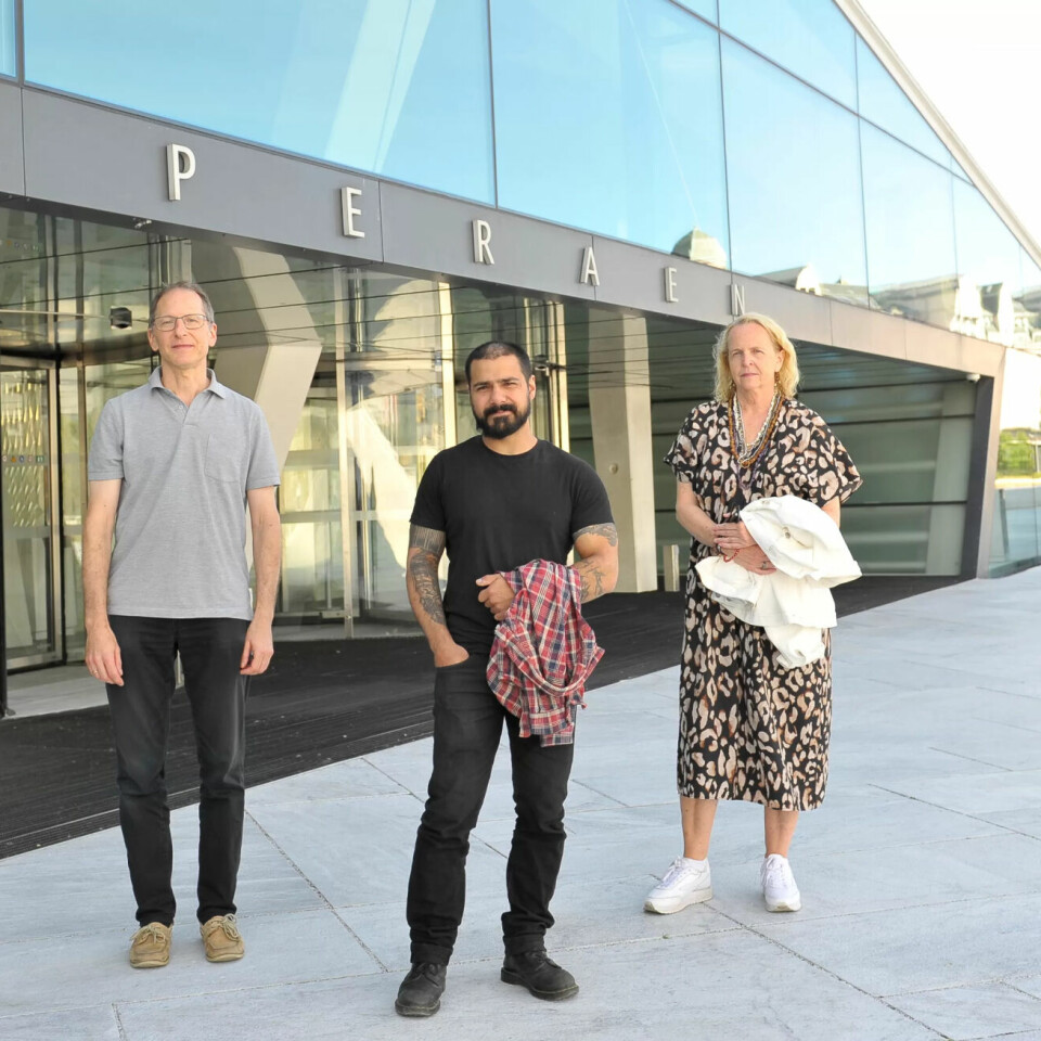 PENSJONSKAMP: De tillitsvalgte ved Den Norske Opera & Ballett er spente før meklingen mellom LO Stat og Spekter torsdag. Fra venstre: Jan Koop (Creo), Sven Undheim (Fagforbundet) og Runa Flaa (NTL). PENSJONSKAMP: De tillitsvalgte ved Den Norske Opera & Ballett er spente før meklingen mellom LO Stat og Spekter torsdag. Fra venstre: Jan Koop (Creo), Sven Undheim (Fagforbundet) og Runa Flaa (NTL).
