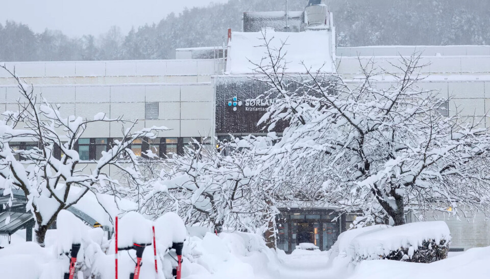 Det er de ansattes ansvar å komme seg på jobb i snøværet, opplyser ledelsen på Sørlandet sykehus. Det er de ansattes ansvar å komme seg på jobb i snøværet, opplyser ledelsen på Sørlandet sykehus.
