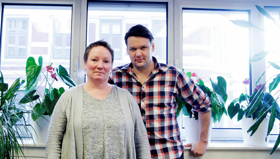 BETINGET FORNØYD: Leder i Fagforbundet pleie og omsorg i Oslo, Siri Follerås, er glad for at Manglerudhjemmet blir kommunalt i 2020, men skulle helst sett at hjemme ble rekommunalisert så raskt som mulig. Nestleder Fredrik Olstad var svært misfornøyd med at Unicare i utgangspunktet skulle få drive hjemmet fram fram til 2021. BETINGET FORNØYD: Leder i Fagforbundet pleie og omsorg i Oslo, Siri Follerås, er glad for at Manglerudhjemmet blir kommunalt i 2020, men skulle helst sett at hjemme ble rekommunalisert så raskt som mulig. Nestleder Fredrik Olstad var svært misfornøyd med at Unicare i utgangspunktet skulle få drive hjemmet fram fram til 2021.