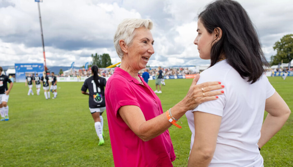 LO-leder Peggy Hessen Følsvik og president i Norges Idrettsforbund, Zaineb Al-Samarai møttes på Norway Cup onsdag. LO-leder Peggy Hessen Følsvik og president i Norges Idrettsforbund, Zaineb Al-Samarai møttes på Norway Cup onsdag.