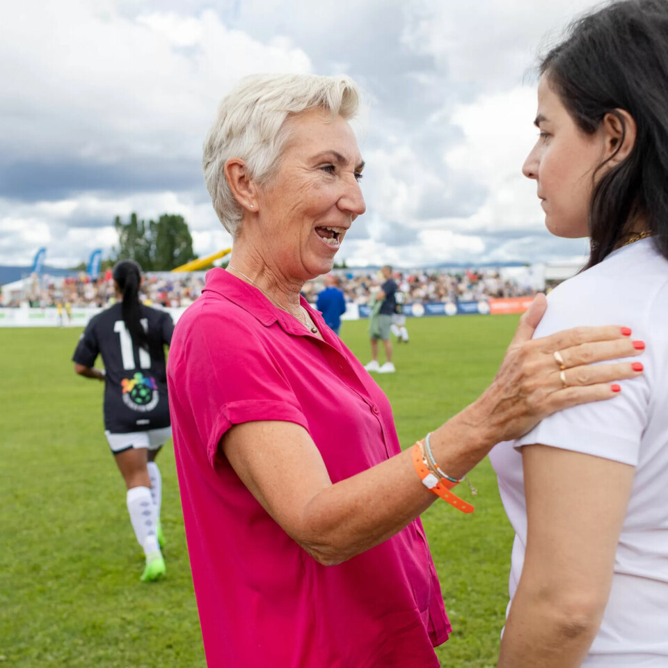 LO-leder Peggy Hessen Følsvik og president i Norges Idrettsforbund, Zaineb Al-Samarai møttes på Norway Cup onsdag. LO-leder Peggy Hessen Følsvik og president i Norges Idrettsforbund, Zaineb Al-Samarai møttes på Norway Cup onsdag.