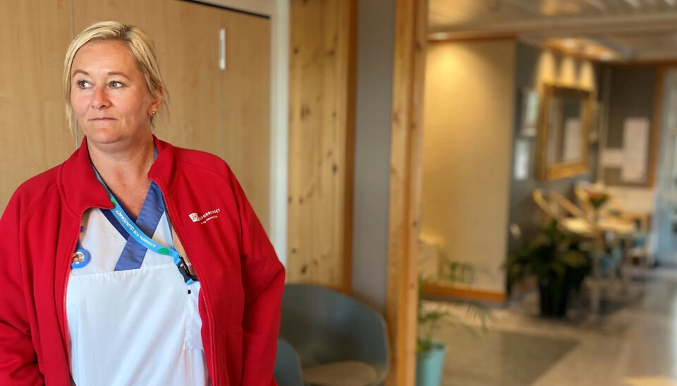 – Da dette kom i mars, rakk vi ikke grue oss, da handlet vi jo bare. Nå vet vi hva det innebærer å få smitte inn på hjemmet. Vi vet hvor krevende det er å stå i det, sier miljøterapeut Linda Saraby. – Da dette kom i mars, rakk vi ikke grue oss, da handlet vi jo bare. Nå vet vi hva det innebærer å få smitte inn på hjemmet. Vi vet hvor krevende det er å stå i det, sier miljøterapeut Linda Saraby.