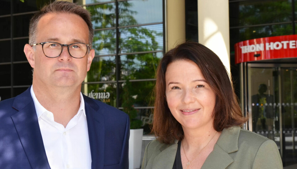 TOPPER LAGET: Riksmekler Mats Ruland (til venstre) mener at laget er toppet når han har fått med seg Hild Lund som medmekler i frontfagsoppgjøret. Lund er til daglig advokat hos regjeringsadvokaten. TOPPER LAGET: Riksmekler Mats Ruland (til venstre) mener at laget er toppet når han har fått med seg Hild Lund som medmekler i frontfagsoppgjøret. Lund er til daglig advokat hos regjeringsadvokaten.