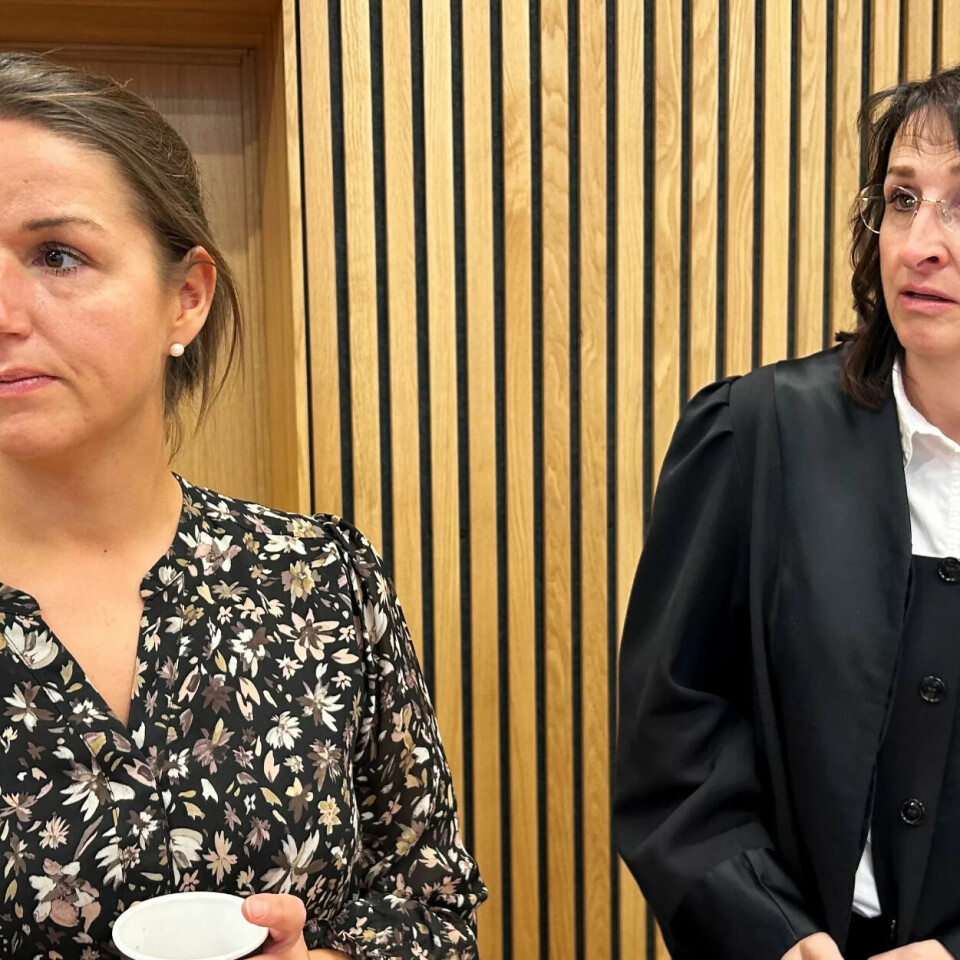 VAR PÅ JOBB: Lise Årvåg Kaarvand (t.v.) er fortsatt sykemeldt etter angrepet i fjor høst. Her er hun sammen med bistandsadvokat Vibeke Meland i retten. VAR PÅ JOBB: Lise Årvåg Kaarvand (t.v.) er fortsatt sykemeldt etter angrepet i fjor høst. Her er hun sammen med bistandsadvokat Vibeke Meland i retten.