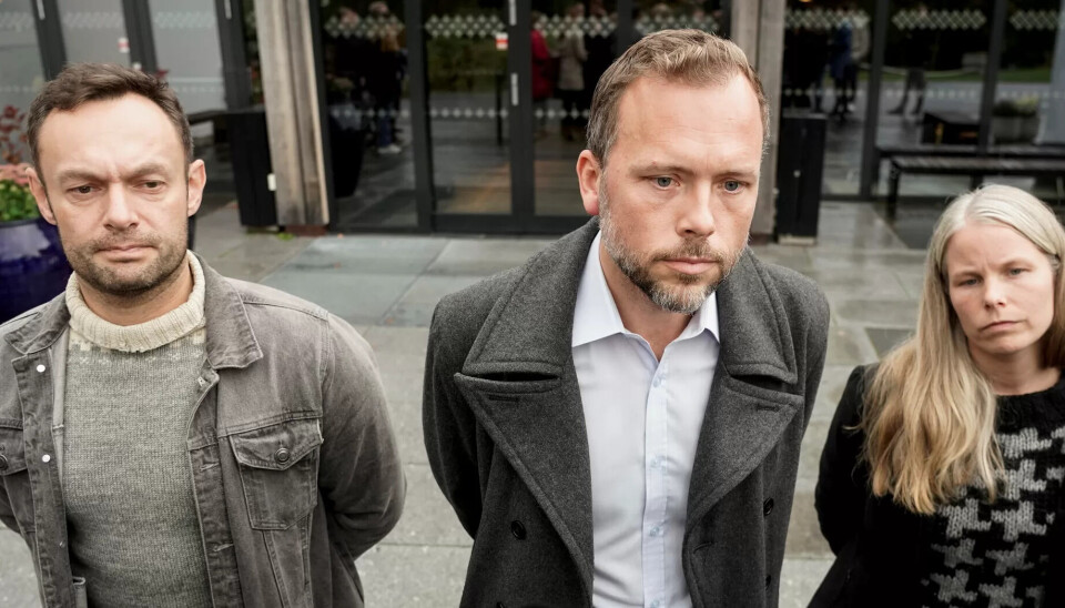 SV-toppene Torgeir Knag Fylkesnes, Audun Lysbakken og Kirsti Bergstø etter å ha brutt forhandlingene med Ap og Sp i september. SV-toppene Torgeir Knag Fylkesnes, Audun Lysbakken og Kirsti Bergstø etter å ha brutt forhandlingene med Ap og Sp i september.