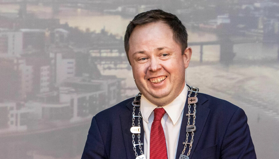 Robin Martin Kåss, som er lege og Ap-ordfører, har lite å smile av når det kommer til andelen som jobber heltid i Porsgrunn. Han men må innse at han leder en by som ligger langt under landsgjennomsnittet, på tross av at Arbeiderpartiet har styrt byen siden 1964. Robin Martin Kåss, som er lege og Ap-ordfører, har lite å smile av når det kommer til andelen som jobber heltid i Porsgrunn. Han men må innse at han leder en by som ligger langt under landsgjennomsnittet, på tross av at Arbeiderpartiet har styrt byen siden 1964.