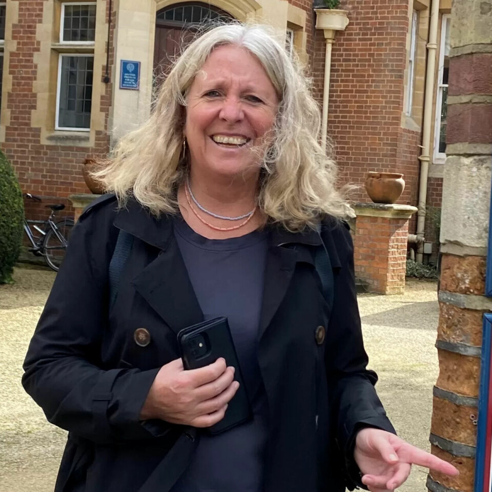 VANTRO: Fagbladet-journalist Ingeborg Rangul hadde allerede planlagt høstferien til London da den gode nyheten kom. Da var det naturlig å legge en svipptur innom Oxford for å ta et klassisk pekebilde med sitt kommende studiested. VANTRO: Fagbladet-journalist Ingeborg Rangul hadde allerede planlagt høstferien til London da den gode nyheten kom. Da var det naturlig å legge en svipptur innom Oxford for å ta et klassisk pekebilde med sitt kommende studiested.