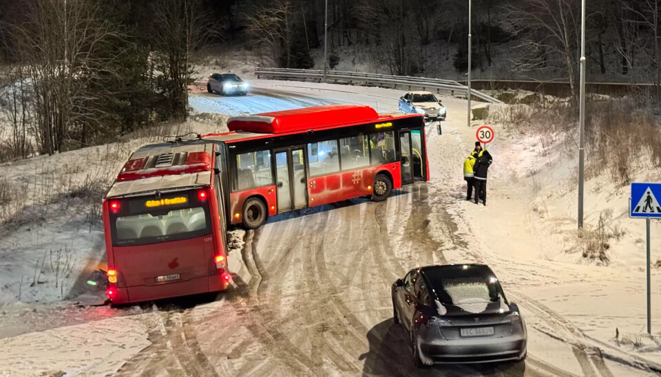 KAOS: Tirsdagen var preget av mye snø og store trafikale utfordringer i Oslo. KAOS: Tirsdagen var preget av mye snø og store trafikale utfordringer i Oslo.