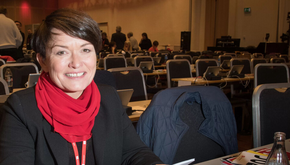 IKKE FORSKJELLSBEHANDLING: Fagforbundets nestleder, Sissel M. Skoghaug vil ikke være med på at det skal være forskjell på lønna til sykepleiere organisert i Sykepleierforbundet og i Fagforbundet. IKKE FORSKJELLSBEHANDLING: Fagforbundets nestleder, Sissel M. Skoghaug vil ikke være med på at det skal være forskjell på lønna til sykepleiere organisert i Sykepleierforbundet og i Fagforbundet.