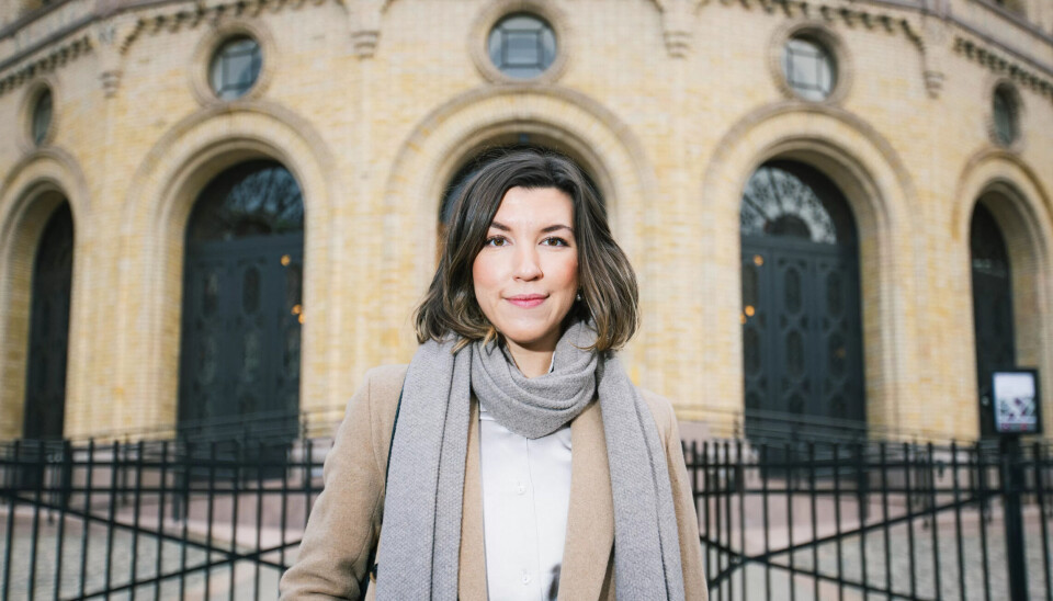 Hun vil at arbeidsfolk i perioder skal få lov til å jobbe noe mer, og hun vil ha en ny kategori i arbeidsmiljøloven. Anna Molberg sitter på Stortinget for Høyre. Hun vil at arbeidsfolk i perioder skal få lov til å jobbe noe mer, og hun vil ha en ny kategori i arbeidsmiljøloven. Anna Molberg sitter på Stortinget for Høyre.