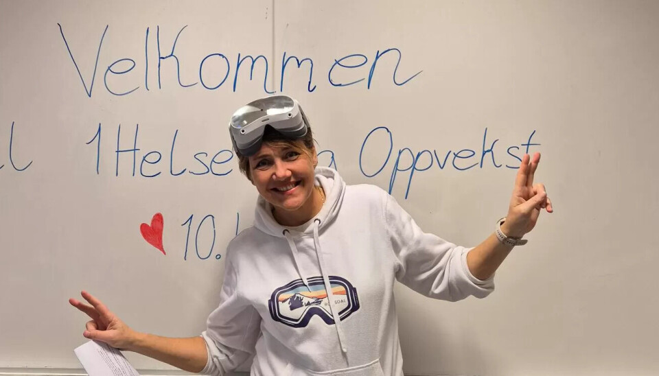 Tiktok-lærer: Ane Marte Almås Hammerø elsker jobben som lærer for helse- og oppvekst elevene på Rauma videregående skole, og promoterer mer enn gjerne linja i sosiale medier. Det har allerede gitt resultater, mener hun. Tiktok-lærer: Ane Marte Almås Hammerø elsker jobben som lærer for helse- og oppvekst elevene på Rauma videregående skole, og promoterer mer enn gjerne linja i sosiale medier. Det har allerede gitt resultater, mener hun.