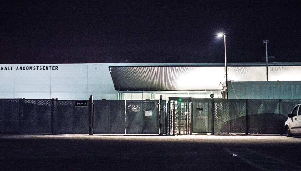 Den nye driveren av mottakssenteret i Råde sa opp alle de ansatte. Den nye driveren av mottakssenteret i Råde sa opp alle de ansatte.