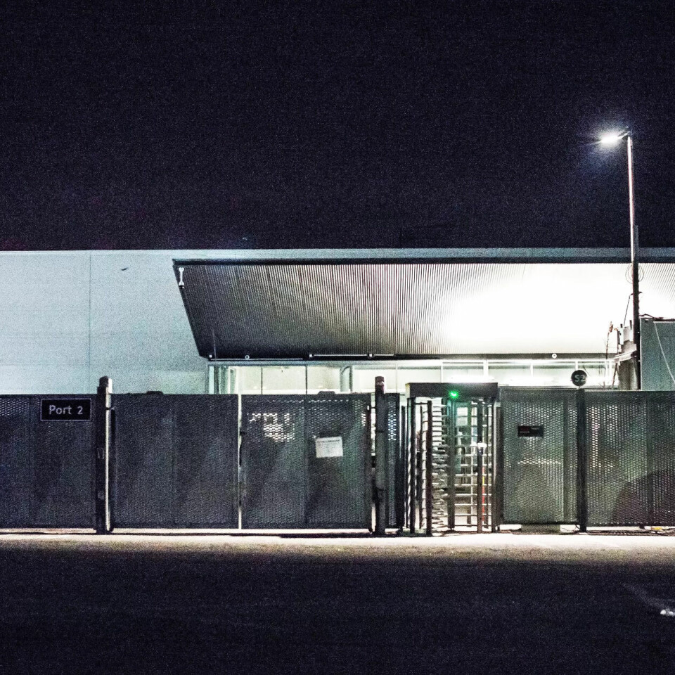 Den nye driveren av mottakssenteret i Råde sa opp alle de ansatte. Den nye driveren av mottakssenteret i Råde sa opp alle de ansatte.