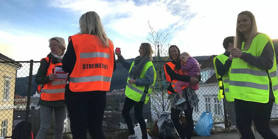 MOT SLUTTEN? Arbeidsgiversiden har nå invitert fagforeningene til nye forhandlinger, og sier de kommer i møte på mange punkter. MOT SLUTTEN? Arbeidsgiversiden har nå invitert fagforeningene til nye forhandlinger, og sier de kommer i møte på mange punkter.