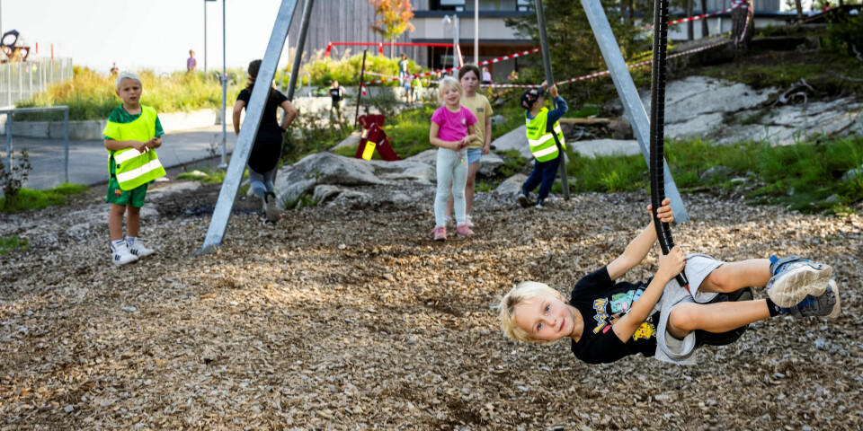 SFO ER OGSÅ Å VENTE: Axel er rutinert på zipline. I rosa bak venter Synne tålmodig sammen med Liv og August. SFO ER OGSÅ Å VENTE: Axel er rutinert på zipline. I rosa bak venter Synne tålmodig sammen med Liv og August.