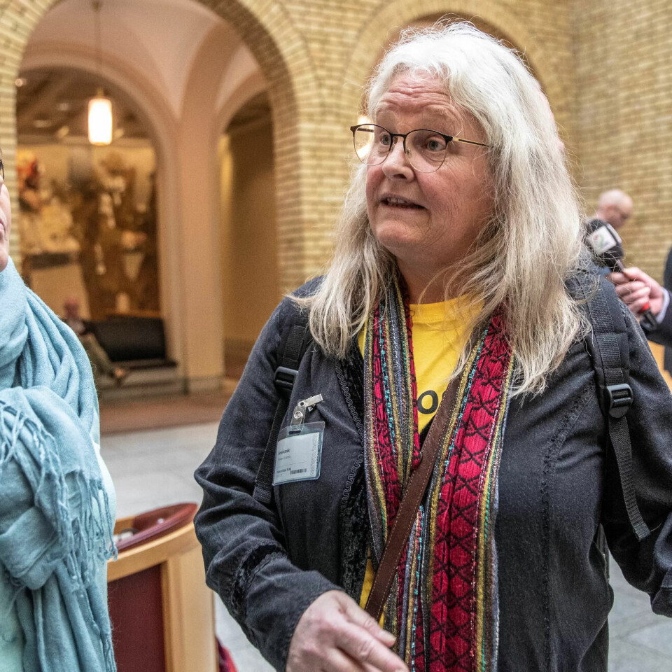 Rita Elisabeth Rudiløkken og leder for AAP-aksjonen, Elisabeth Thoresen, etter redegjøringen i Stortinget i forbindelse med trygdeskandalen som har sendt uskyldige i fengsel. Rita Elisabeth Rudiløkken og leder for AAP-aksjonen, Elisabeth Thoresen, etter redegjøringen i Stortinget i forbindelse med trygdeskandalen som har sendt uskyldige i fengsel.
